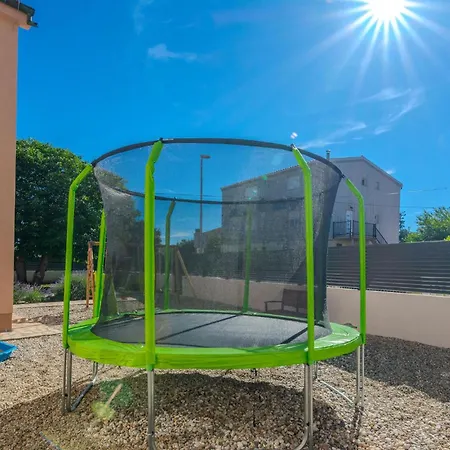 Family Oasis 別荘 ニン