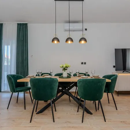 Vikendica Family Oasis Nin