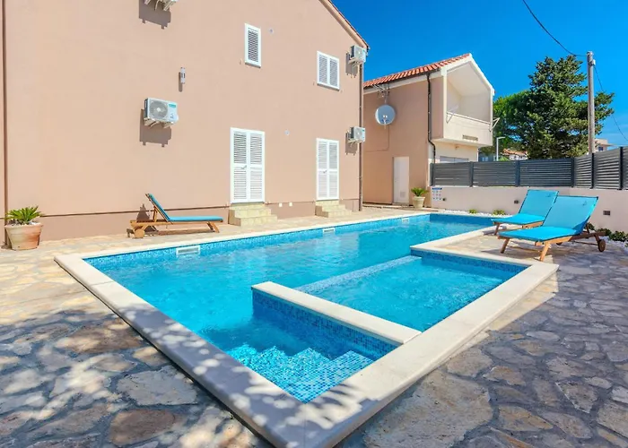 Vikendica Family Oasis *