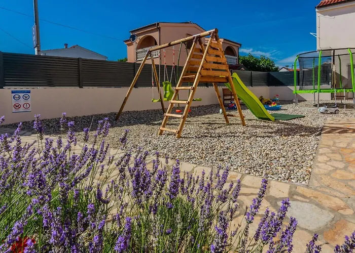 Vikendica Family Oasis Nin